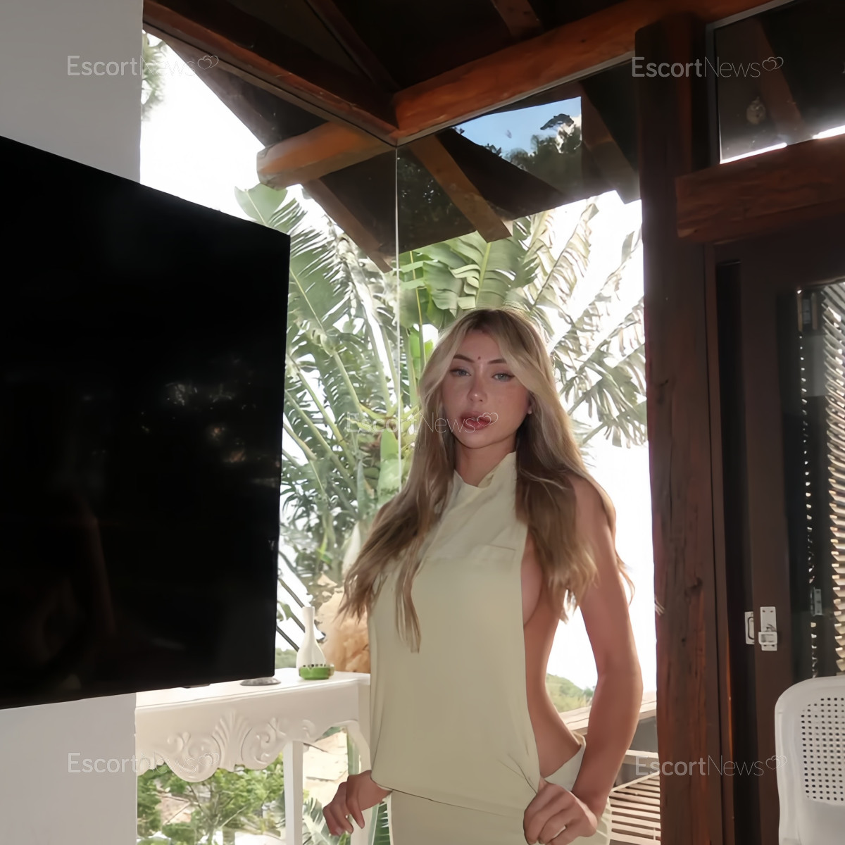 LETICIA HOT 